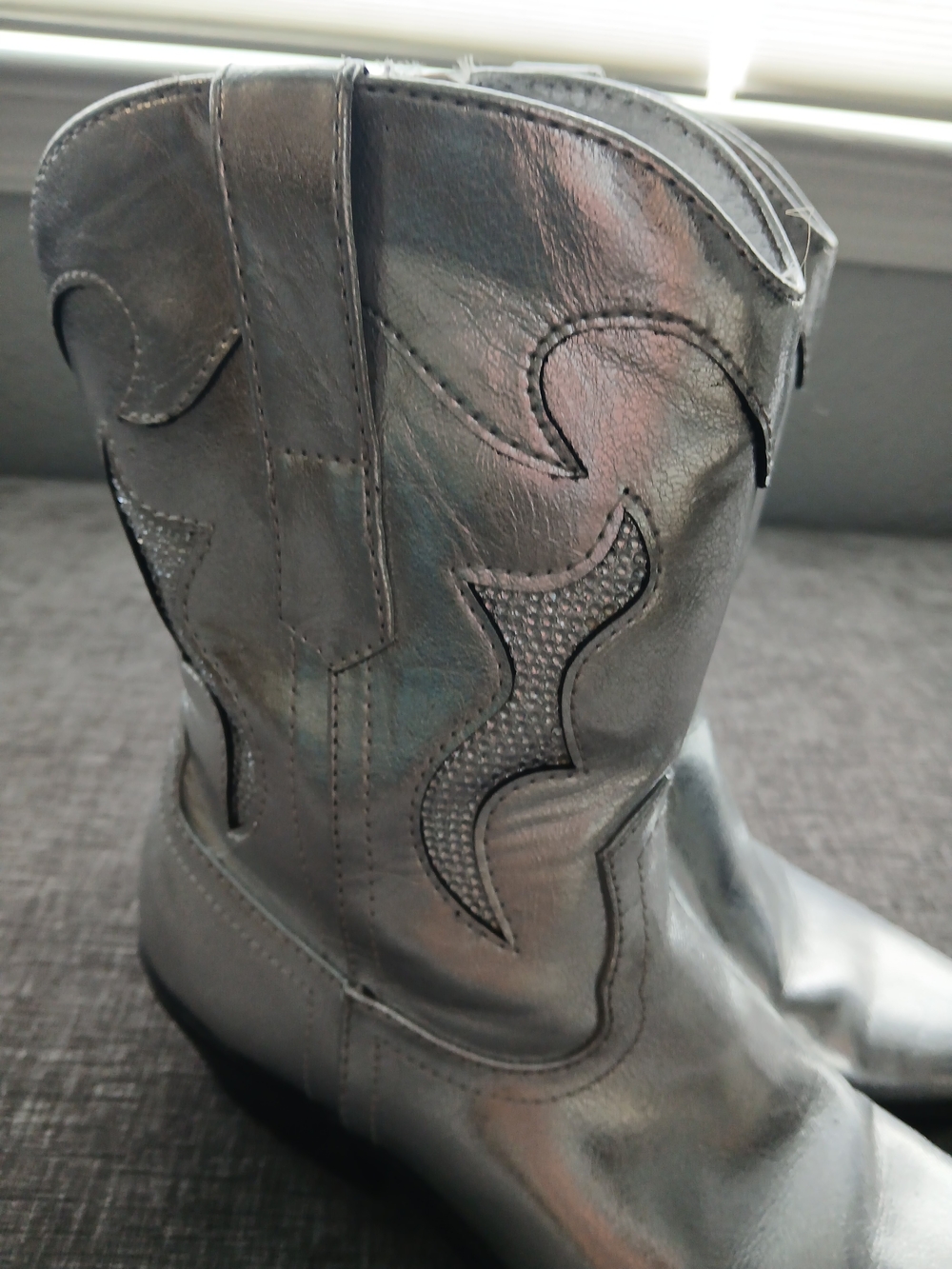 •No Boundaries• Silver Metallic Western Heeled Boots - Picture 7 of 7